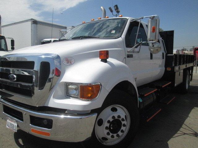 2013 Ford F650 CREW CAB 14ft Flatbed w\/ Liftgate Cummins 6SP for sale