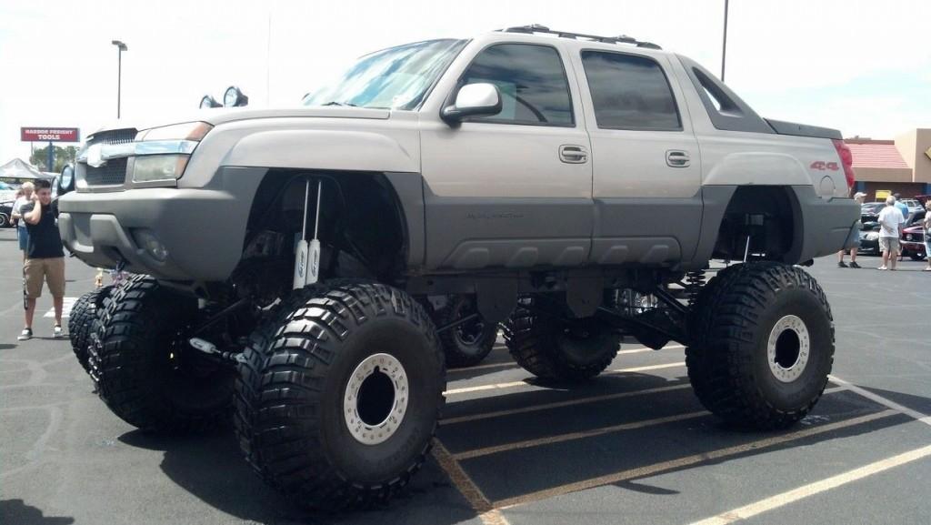 2002 Chevrolet Avalanche 1500 24in lift on 46’s