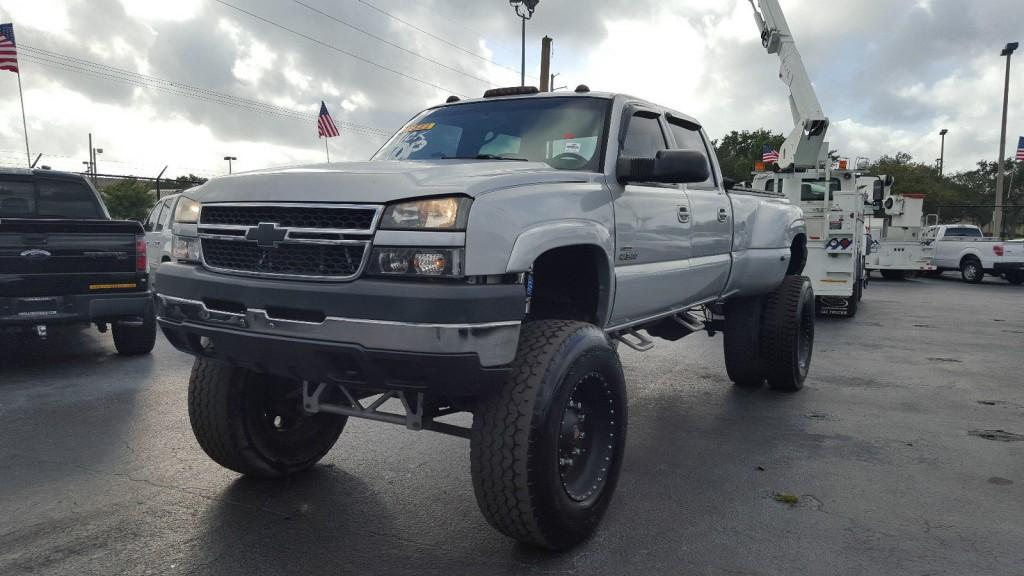 2005 Chevrolet Silverado LT 3500 Crew Cab Heavy Duty