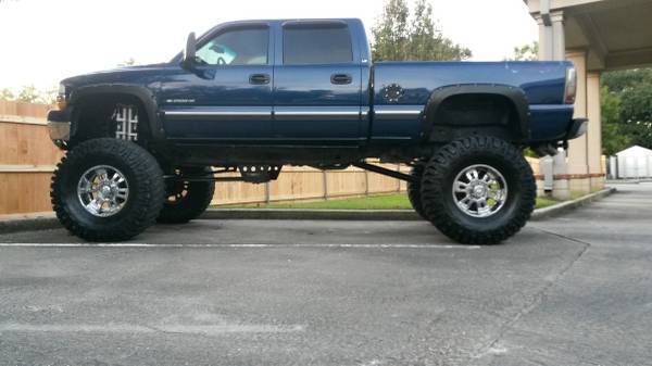 2002 Lifted Chevy Silverado HD2500 Monster truck