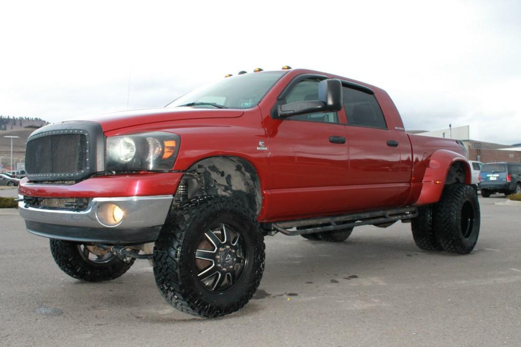 2007 Dodge Ram 3500 Mega Cab 5.9 Cummins Dually 8″ Lift