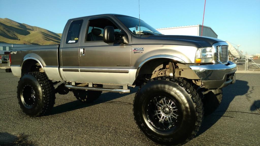 2002 Ford F250 Superduty Lifted 7.3L Diesel Monster Mudder