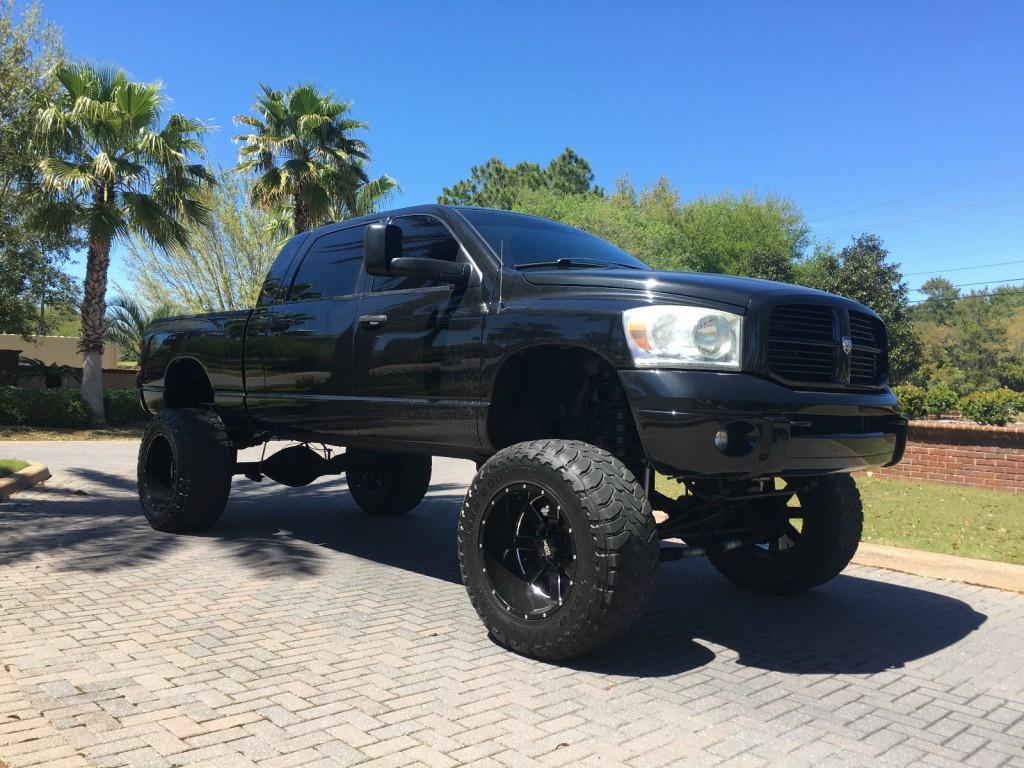 2008 Dodge Ram 2500 slt mega cab