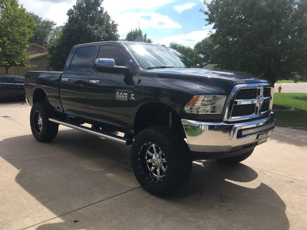 2015 Dodge Ram 2500 4×4 6.7 Cummins, new Lift, Wheels, and tires