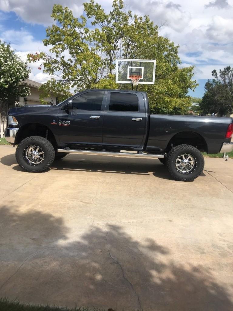 2015 Dodge Ram 2500 4×4 6.7 Cummins, new Lift, Wheels, and tires