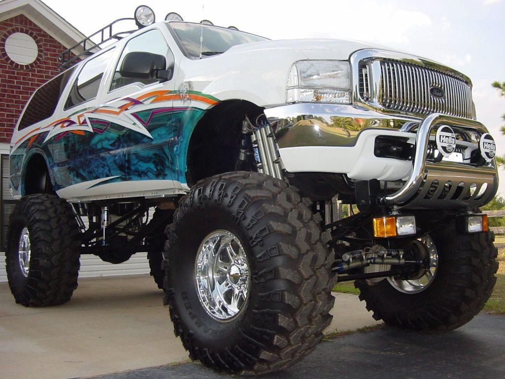Show winner 2000 Ford Excursion monster truck