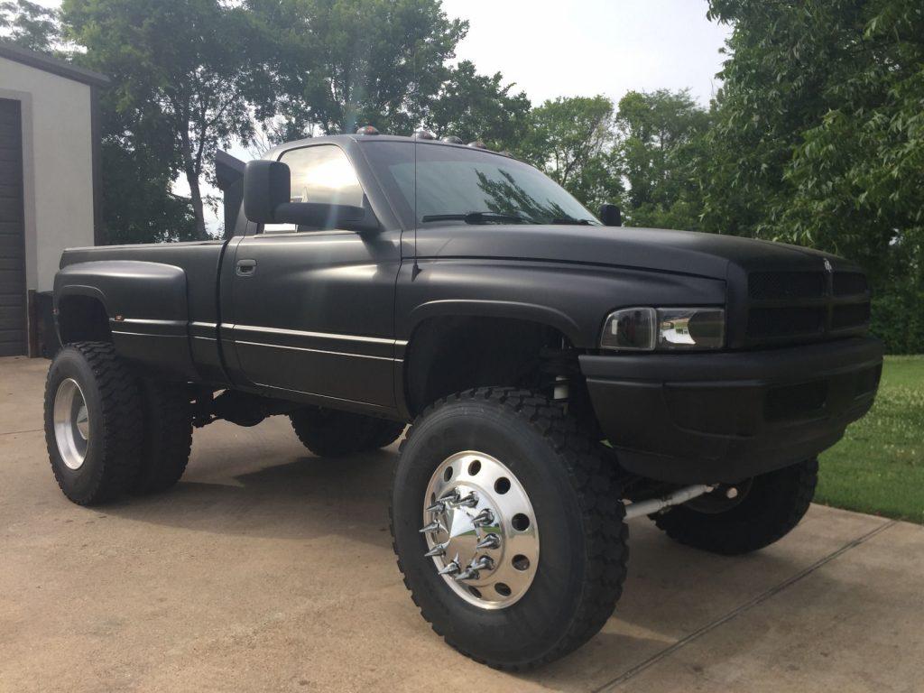 Lifted badass 2002 Dodge Ram 3500 SLT monster