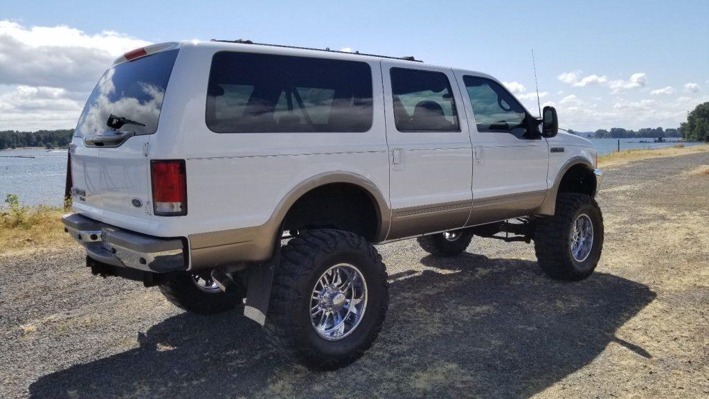Great running 2001 Ford Excursion Limited monster truck