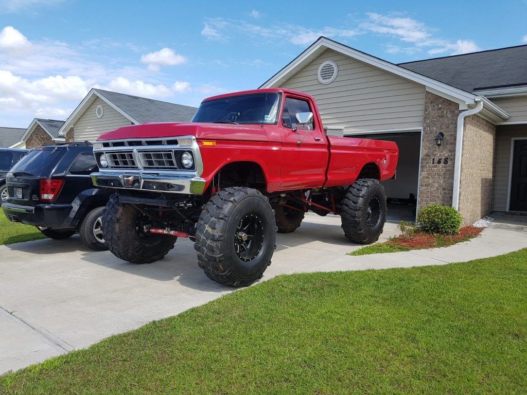 fuel injected 1977 Ford F 250 Styleside monster truck
