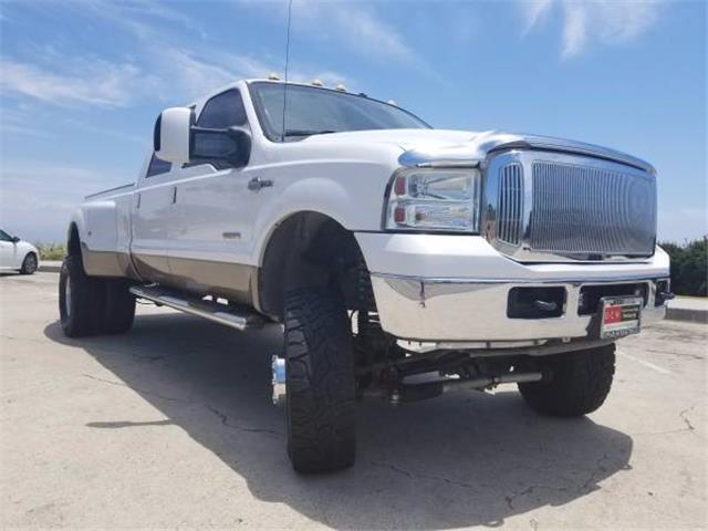 loaded 2005 Ford F 350 King Ranch monster truck