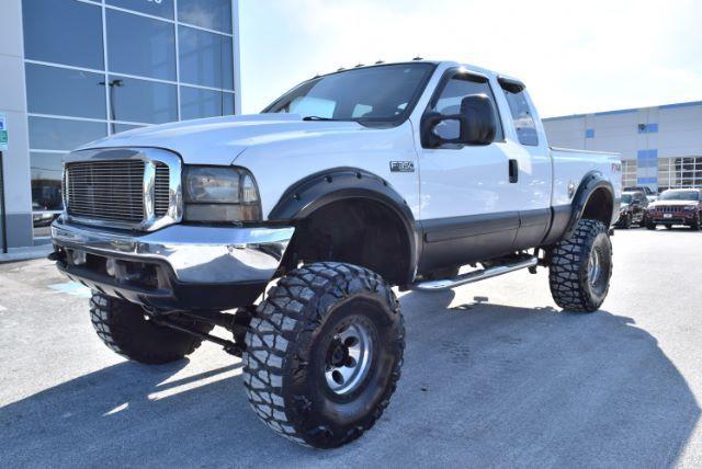 very clean 2001 Ford F 350 XLT Supercab Short Bed 4WD monster truck