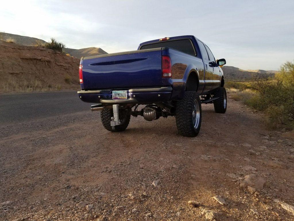 lifted 2003 Ford F 250 XLT monster truck