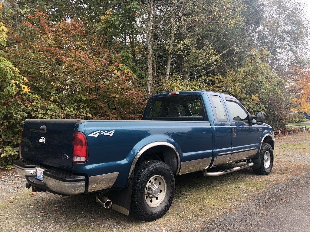 very clean 2000 Ford F 250 XLT V10 Super DUTY monster truck