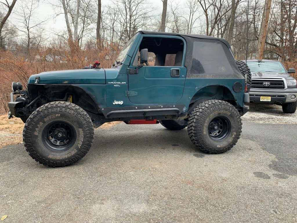well modified 1998 Jeep Wrangler Sport monster