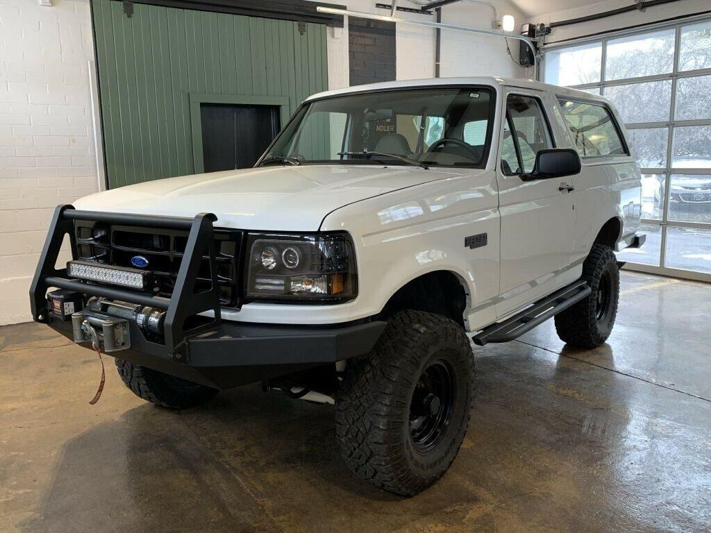 nicely modified 1995 Ford Bronco U100 monster