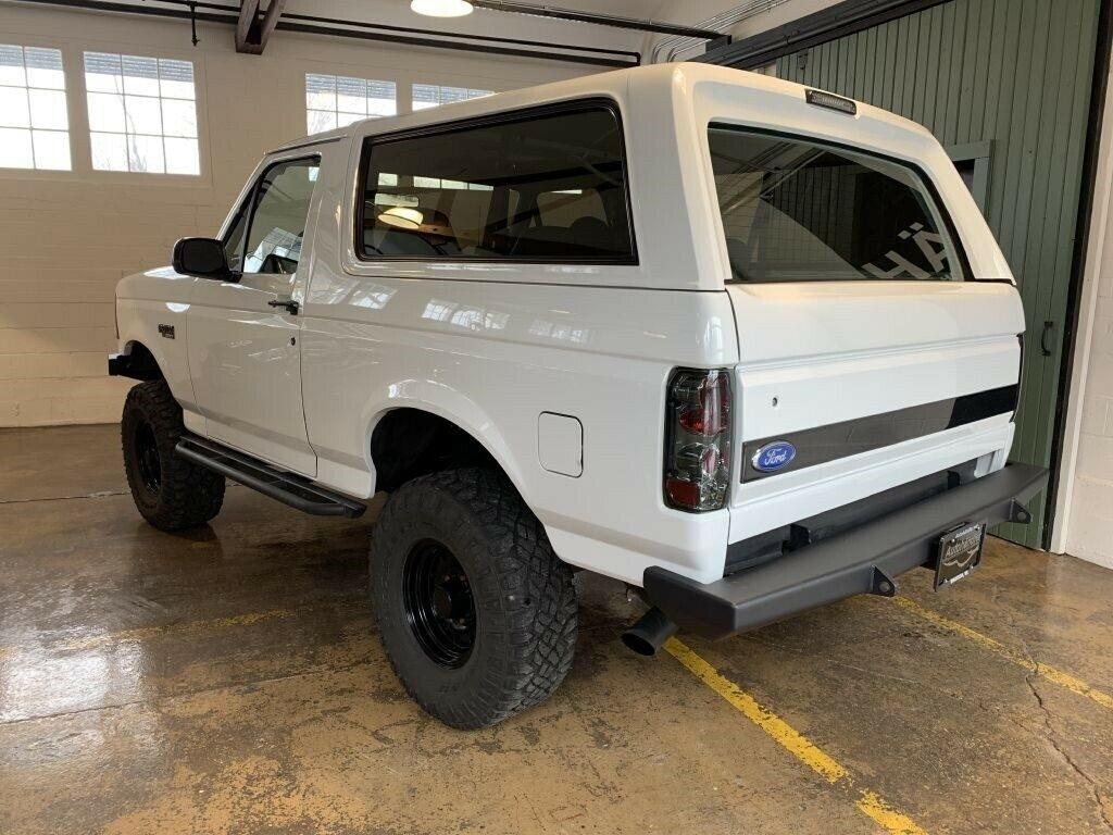 nicely modified 1995 Ford Bronco U100 monster