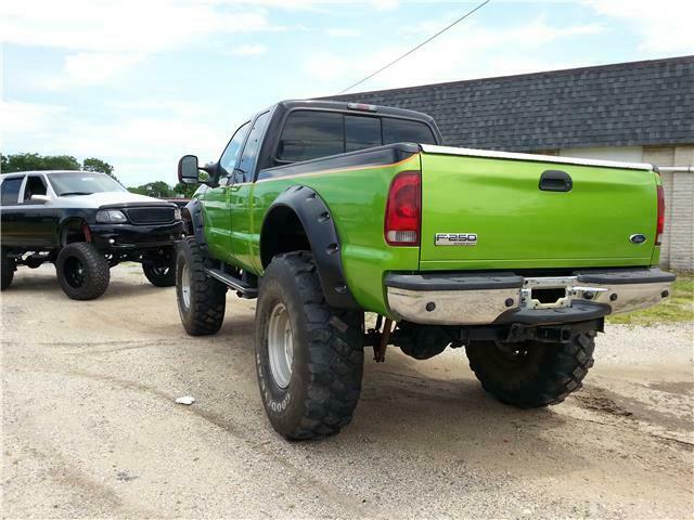 custom lifted 2006 Ford F 250 XL pickup monster
