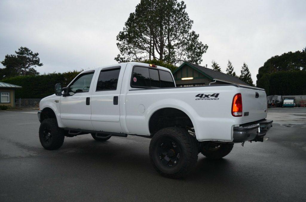 well equipped 2002 Ford F 350 Lariat pickup monster