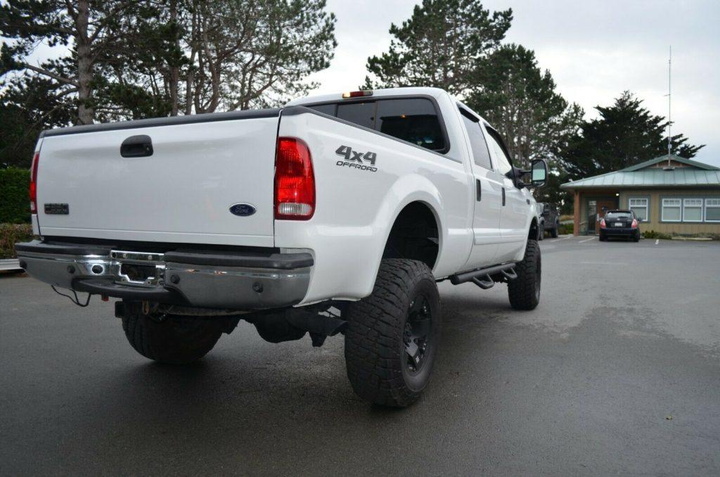 well equipped 2002 Ford F 350 Lariat pickup monster
