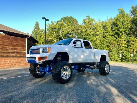 totally awesome 2011 GMC Sierra 2500 SLT monster for sale