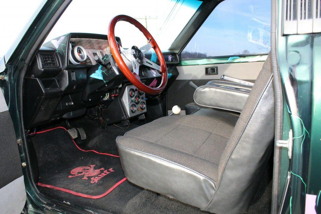 badass 1985 Toyota Pickup SR5 monster truck