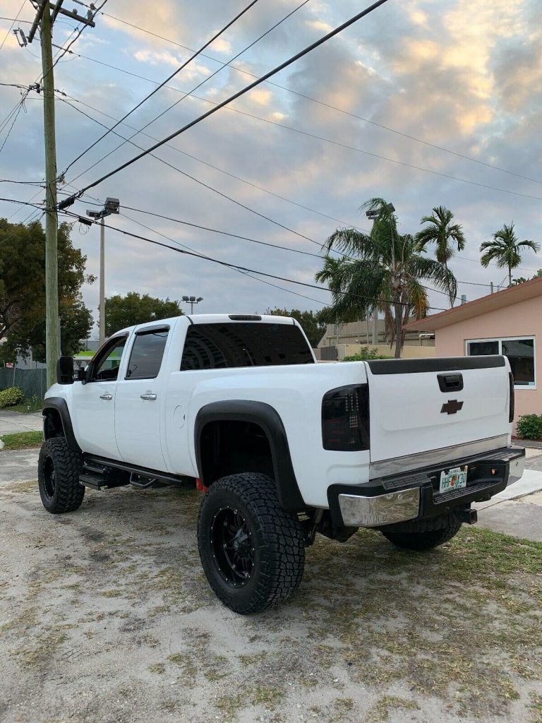 well maintained 2007 Chevrolet Silverado 2500 monster