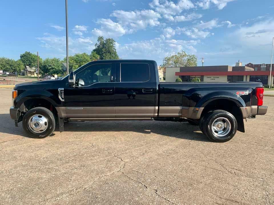 loaded with goodies 2017 Ford F 350 Powerstroke Diesel monster