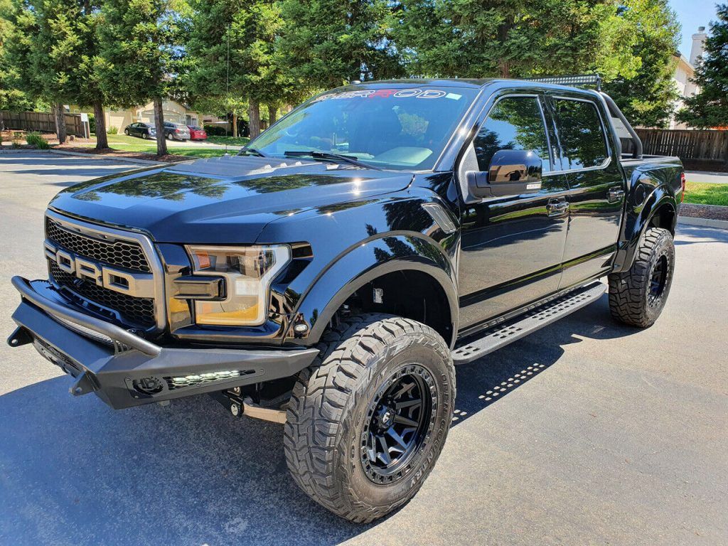 low miles 2018 Ford F 150 Raptor Supercrew monster