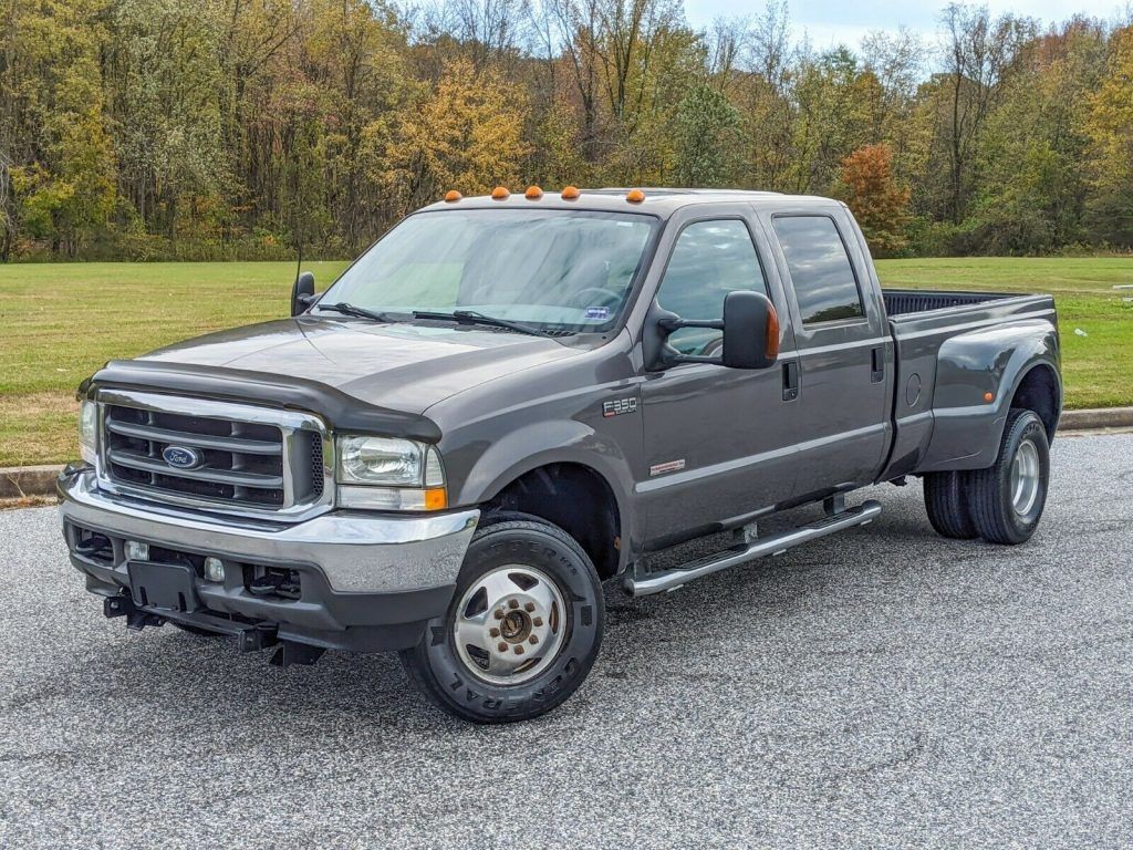 well equipped 2003 Ford F 350 Lariat monster