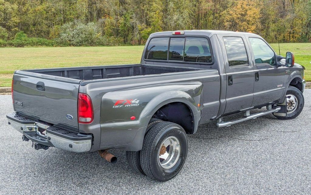 well equipped 2003 Ford F 350 Lariat monster