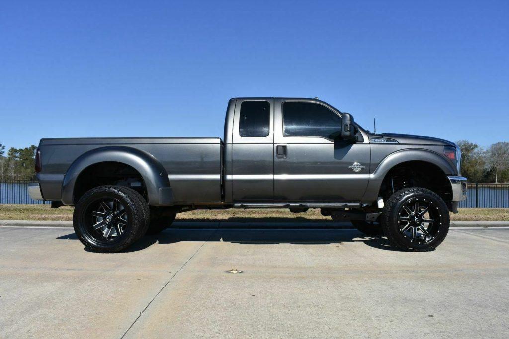 2016 Ford F 350 XLT [great shape]