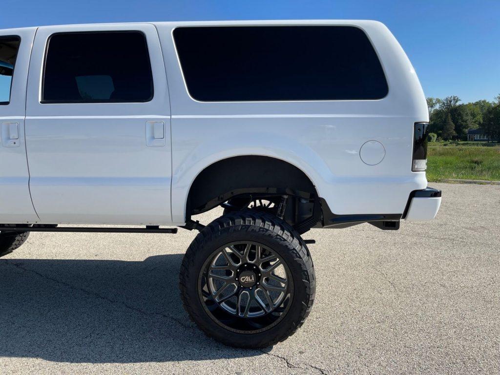 2000 Ford Excursion Limited monster [10″ Lift]