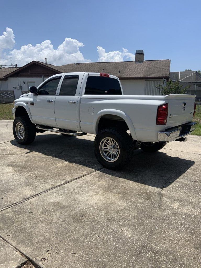 2007 Dodge Ram 2500 Lifted 8″ monster [loaded with goodies]